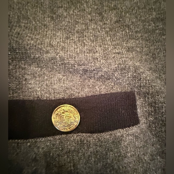 Bloomingdales Grey/Navy Cashmere Gold Button Cardigan Size Medium MSRP $225 - Picture 6 of 9